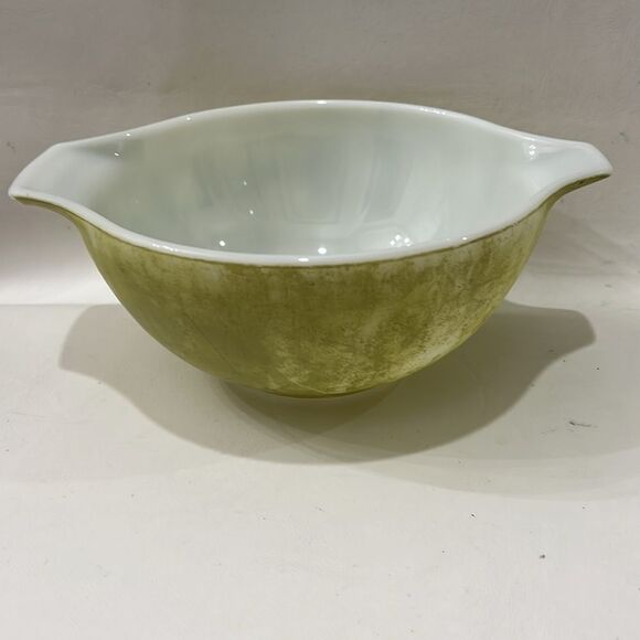 Pyrex Verde Advocada Green White Cinderella Mixing Bowl Set 3 Nesting Ovenware - Picture 7 of 17